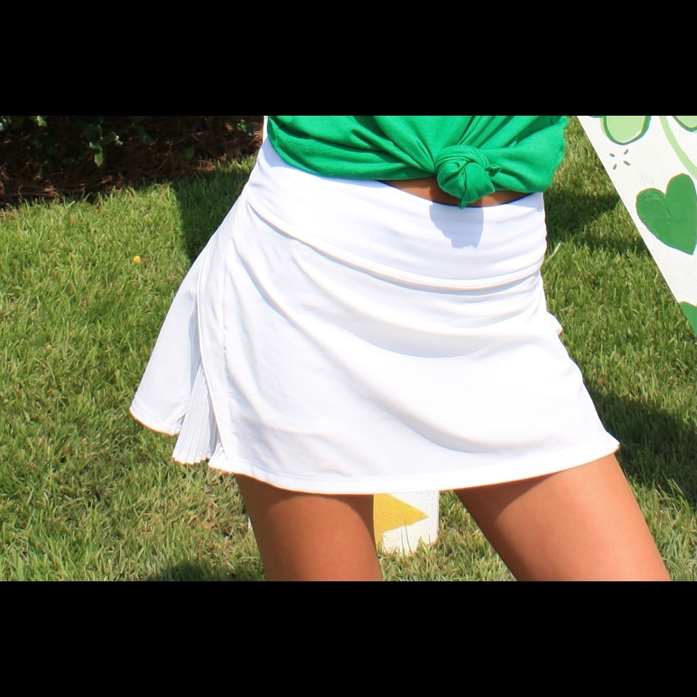 LULULEMON WHITE SKIRT